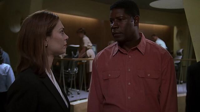 File:2x02 Palmer Lynne.jpg