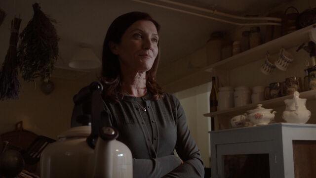 File:9x04 Margot Tea.jpg