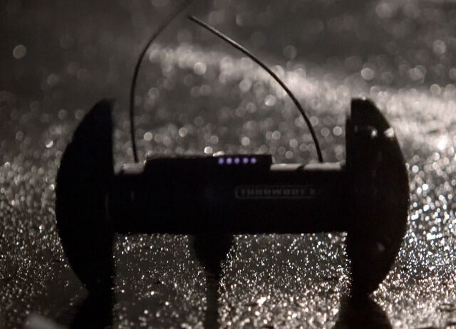File:9x01 Throwbot.jpg