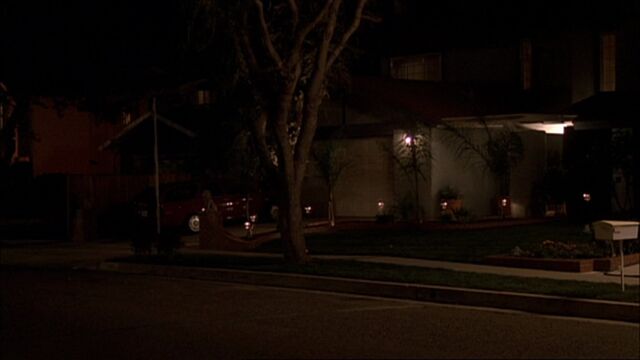 File:4x14 Fayed's house.jpg