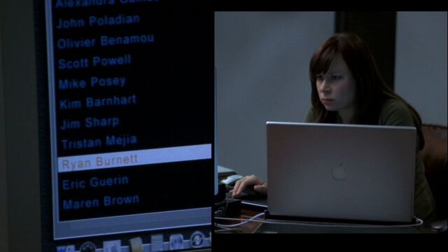 Archivo:Chloe-deletes-burnett.jpg