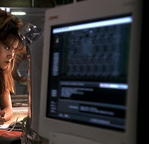File:1x01 Jamey computer.jpg