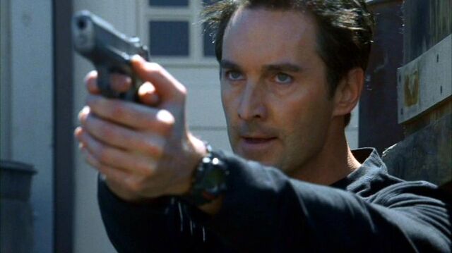 File:7x02 - Alan Tanner escapes.jpg