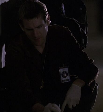 File:2x13 forensic tech.jpg