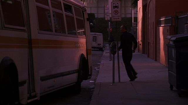 File:4x12 Marwan bus.jpg