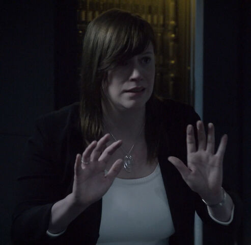 File:9x04 Jenny.jpg