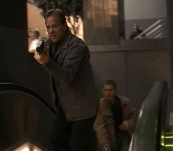 File:S3ep24JackChaseExitsubway.jpg