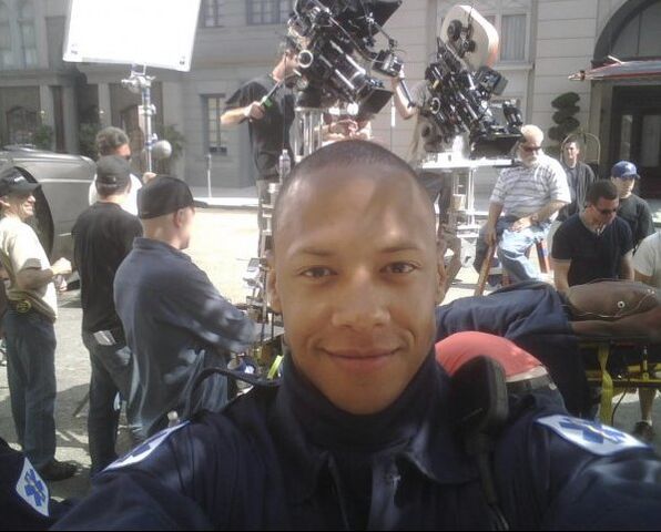 File:Emerson Brooks on the set of 24.jpg