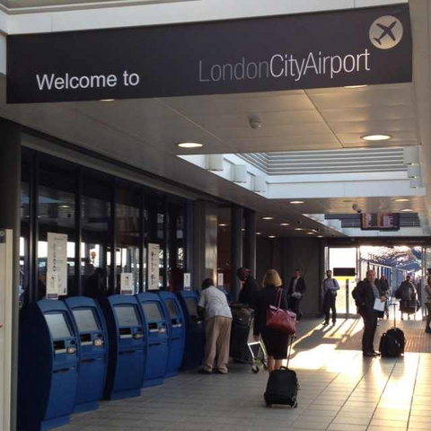 File:Getting-to-London-City-Airport-(LCY).png