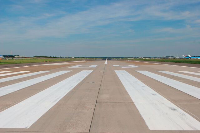 File:Schiphol-Runway.jpg