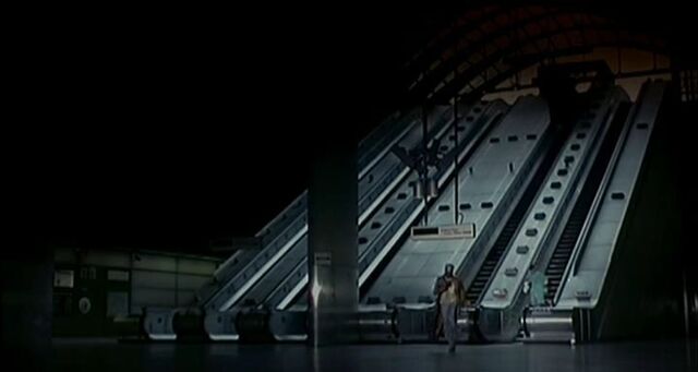 File:28DaysLater London Underground01.jpg