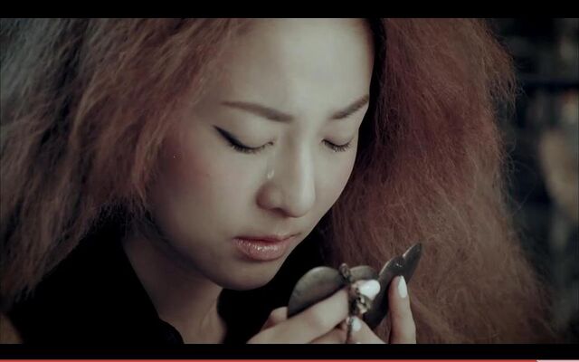 File:2NE1ItHurts-19.jpg