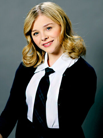 File:1368656636 140415398 chloe-moretz-560.jpg