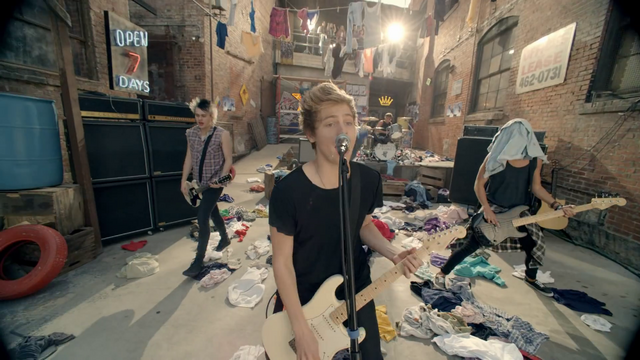 File:5 Seconds of Summer - She Looks So Perfect - 5 Seconds of Summer Wiki (117).png