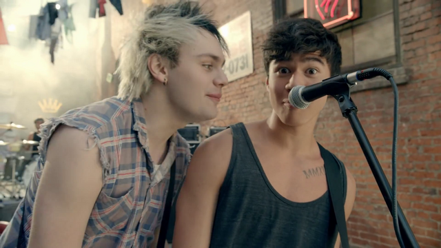 File:5 Seconds of Summer - She Looks So Perfect - 5 Seconds of Summer Wiki (94).png