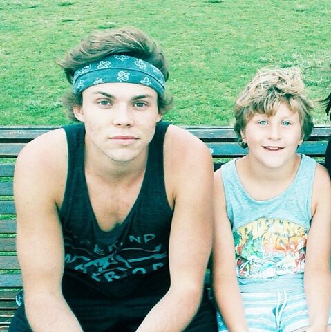 File:Ash & Harry.jpg