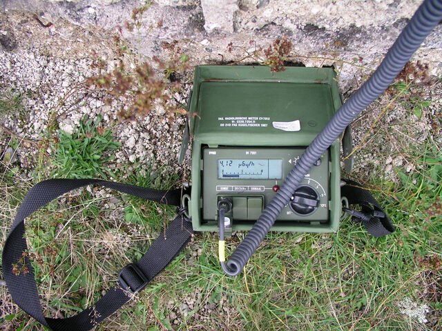 File:Geiger counter.jpg