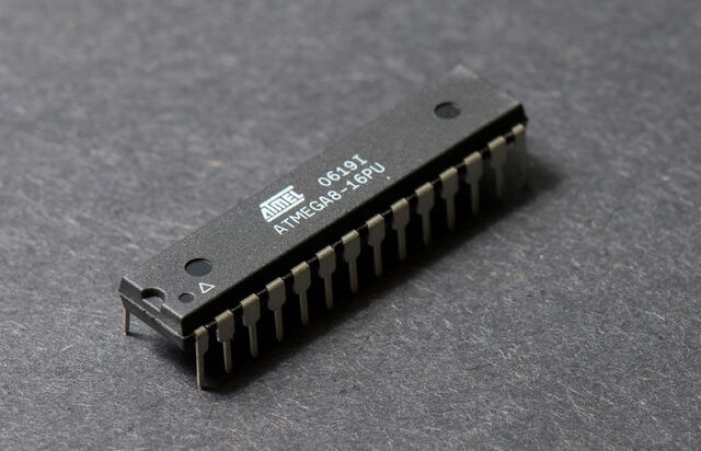 Plik:ATmega8.jpg