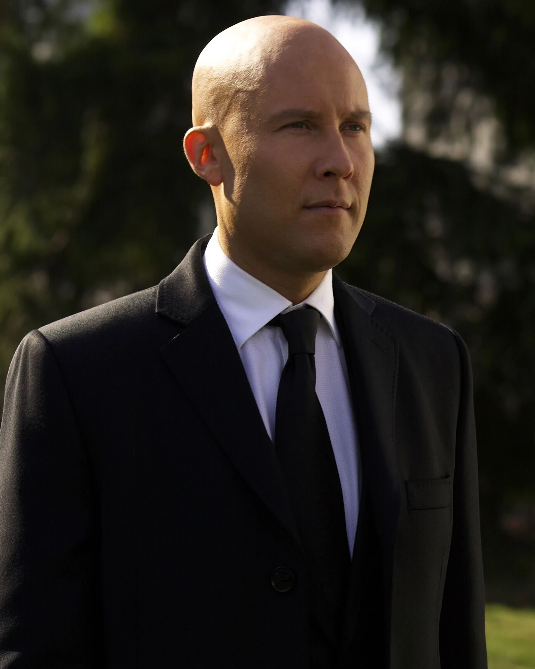 лекс лютор dc. лекс лютор тайны смолвиля актер. майкл розенбаум тайны смолвиля. лекс лютер сериал. лекс лютор.