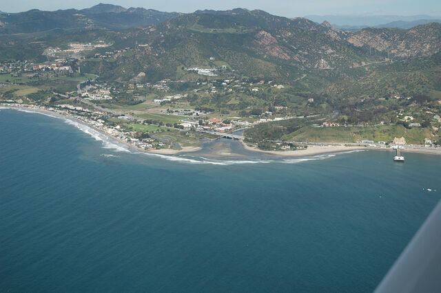 Datei:209MalibuAndVicinityMar05L.jpg