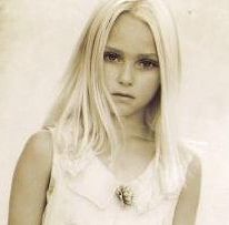 Bestand:AnnaSophia Small.jpg