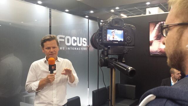 File:Gamescom2014 AoA Interview.jpg