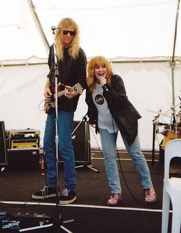 File:Neil and Amanda 1995.jpg