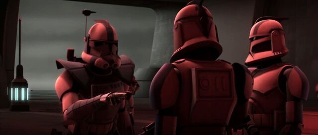 File:830px-ARCTrooper1GivesOrders-ARCT.jpg