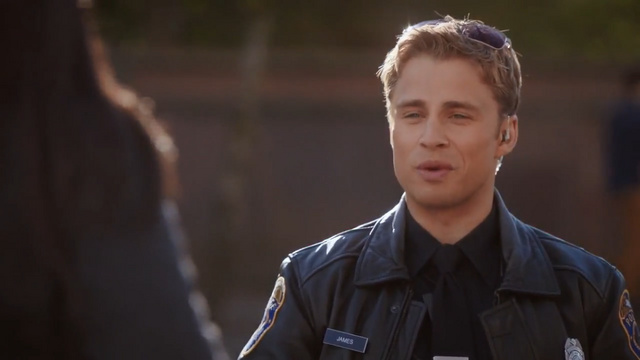 File:Officer James (3).png