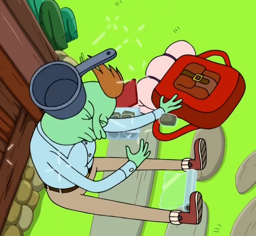 File:S7e33 Normal Pan hit with a pan.png