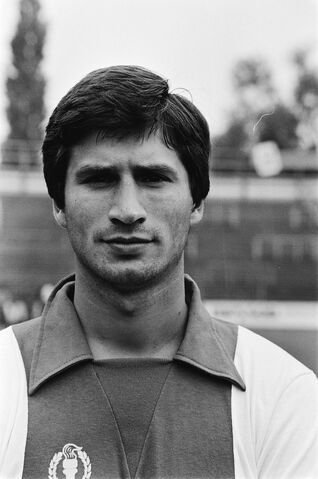 Bestand:1975)LingAjax.jpg