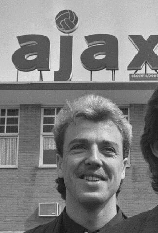 Bestand:1988)HansWerdekker.jpg