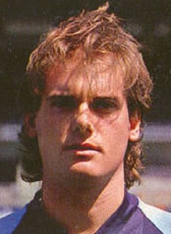 Bestand:1981)DennisVanWijk.jpg