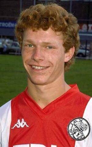 Bestand:1985)EricRegtop.jpg