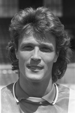 Bestand:1988)MarkVerkuyl.jpg