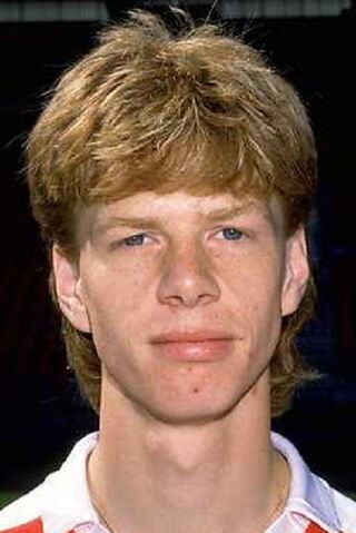Bestand:1991)JohnVanLoen.jpg