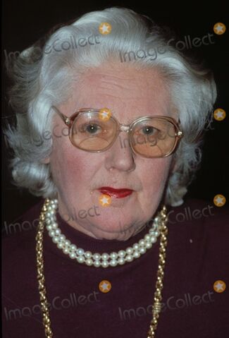 File:Rosalind hicks.jpg
