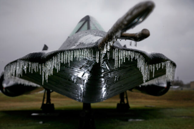 File:SR-71 Blackbird (10).jpg