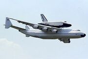 300px-Antonov An-225 with Buran at Le Bourget 1989 Manteufel