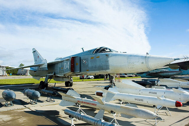 File:800px-Sukhoi Su-24.jpg
