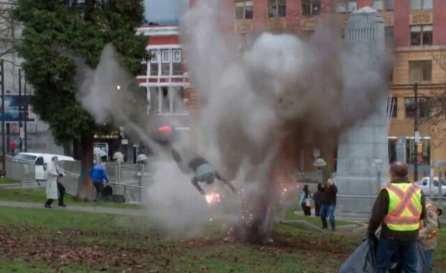 File:1x06 parkbomb.jpg