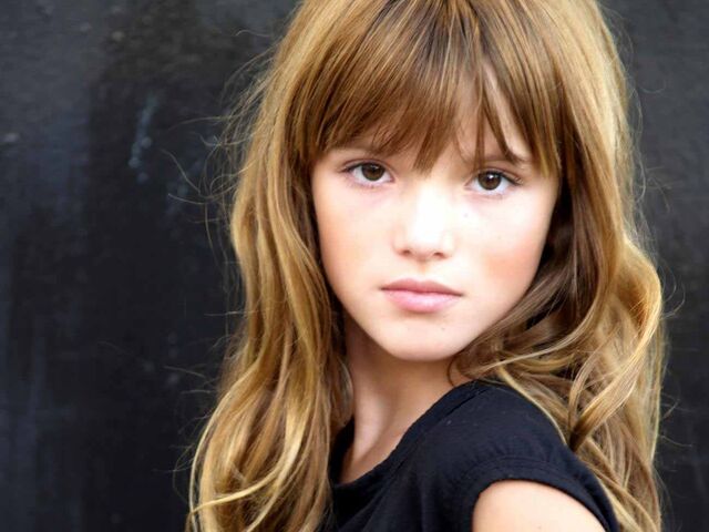 File:Bella-Thorne-Pictures14.jpg