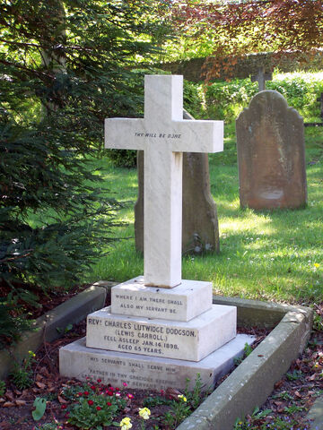 File:Grave of Lewis Carroll-5380.jpg