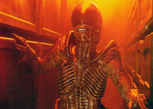 File:Dogalienfilm3.jpg