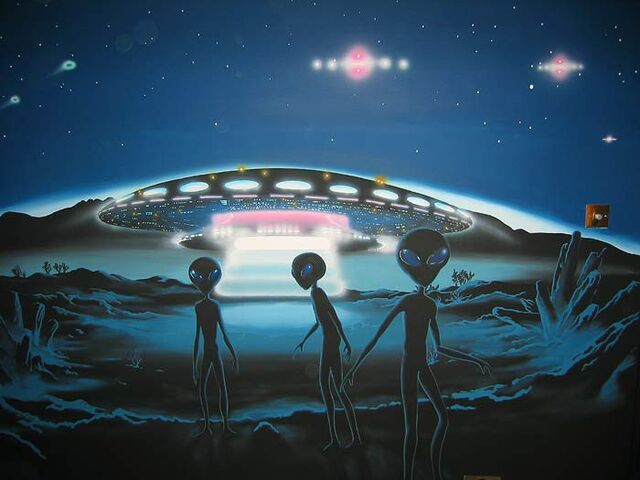 File:Aliens-Greys-Mothership.jpg