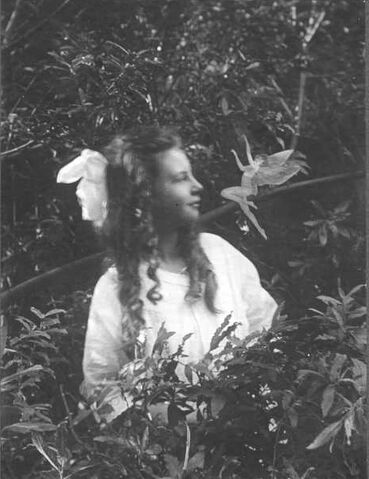 File:CottingleyFairies3 (1).jpg