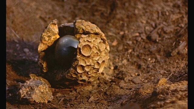 File:THE BLOB-HATCHED.jpg