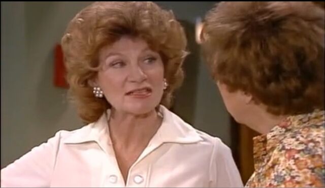 File:Miss Critchen and Edith.jpg