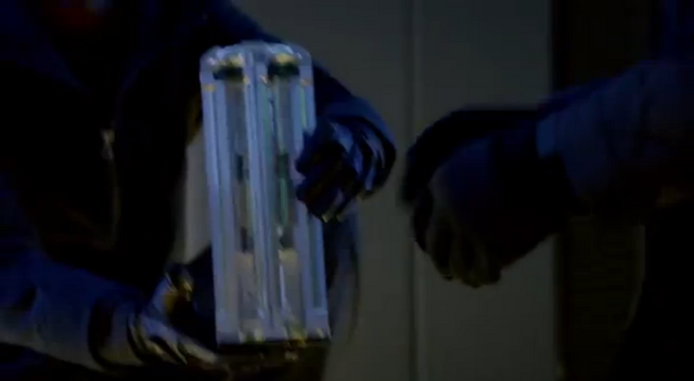 File:2014-04-02 014007 alhu s1e3 lightbomb.png