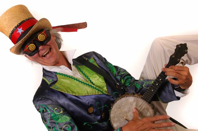 File:FlyingFingers (1280x851).jpg